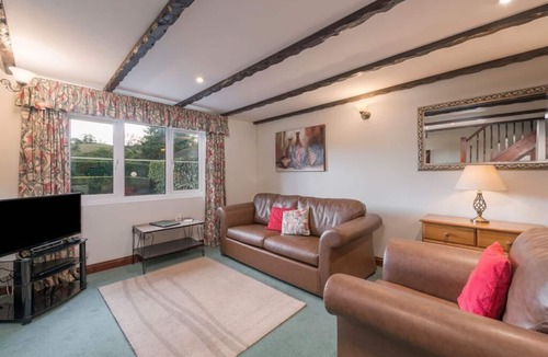 Saltash Cottage | Conveniently located to explore all that Cornwall and Devon have to offer