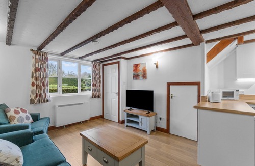 Saltash Cottage | Conveniently located to explore all that Cornwall and Devon have to offer