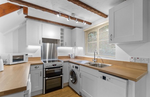 Saltash Cottage | Conveniently located to explore all that Cornwall and Devon have to offer