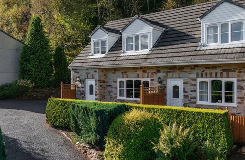 Saltash Cottage | Conveniently located to explore all that Cornwall and Devon have to offer