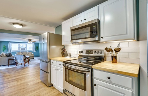 Town of Webb Condo | Conveniently Located Old Forge Condo Near Downtown