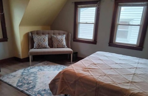 Rochester House | Conveniently Located Charm! Pet Friendly