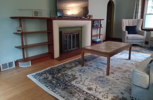 Rochester House | Conveniently Located Charm! Pet Friendly