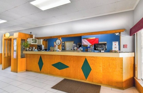Tyler Hotel | Conveniently Situated 2 Double Room for Road Trippers