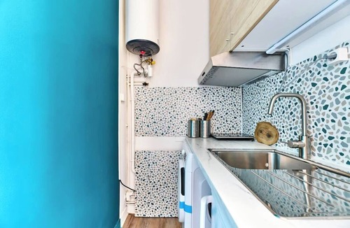 Saint-Lambert Apartment | Convention · 15th · Colorful & Bright Studio – managed by Mey Agency