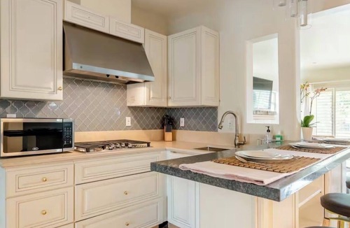 Logan Heights House | Convention Center 2043