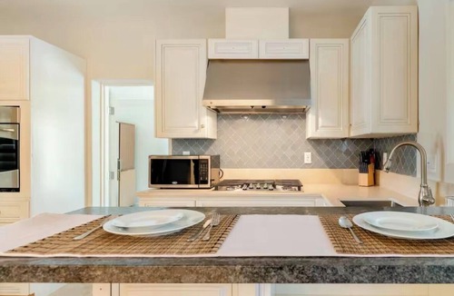 Logan Heights House | Convention Center 2043