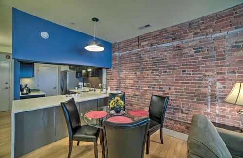 Downtown Baltimore Apartment | Convention Center corporate apartments