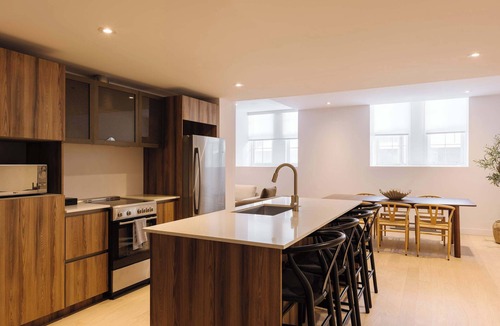 Chinatown Apartment | Convention Center-Old Mtl 3BDRS-3BA