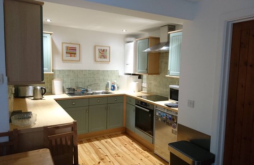 Chillington Cottage | Converted barn. Shared pool, tennis, snooker, games, golf, grounds. South Devon