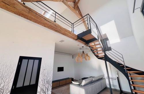 Checy House | Converted barn with superb canal views