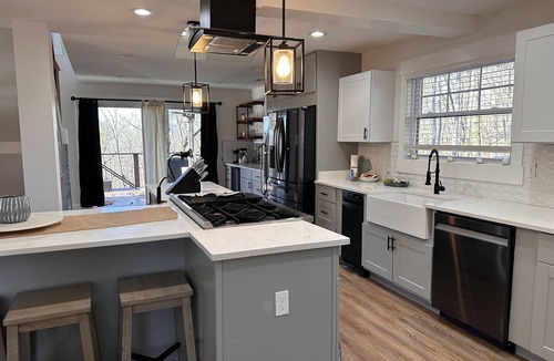 Greenville House | Converted barn with incredible deck and view. Pet friendly.