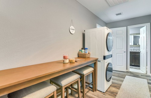 Fresno Condo | Converted Rec Room! Suburban Houston Carriage Home