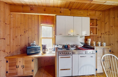 Dorset Apartment | Converted silo apartment, peaceful grounds, two ponds, kitchenette, internet