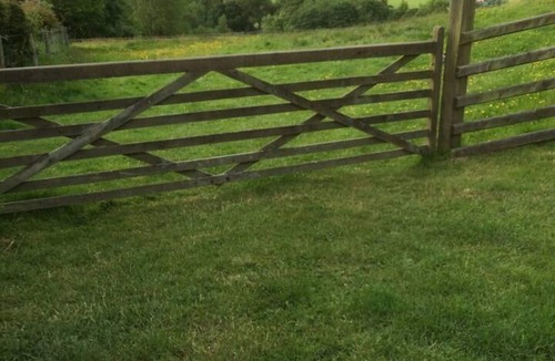 Corwen House | Converted Stone Barn -20 Acres - Farm Animals!