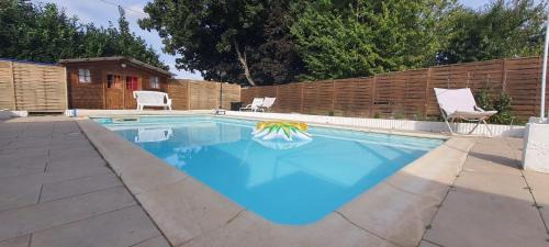 La Ferte-Gaucher Apartment | Convivial Studio meublé avec piscine partagée