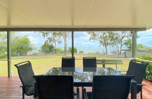 Burrum Heads House | Conway - Burrum Heads- Riverfront - 3BR- Aircon-Pets Welcome