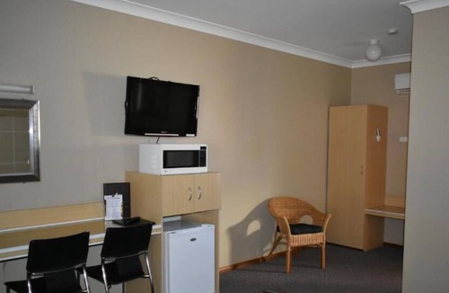 Gilgandra Hotel | COOEE MOTEL