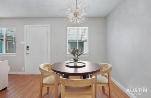 Hyde Park Apartment | Cook and Gather Around in a Fully Equipped Apartment