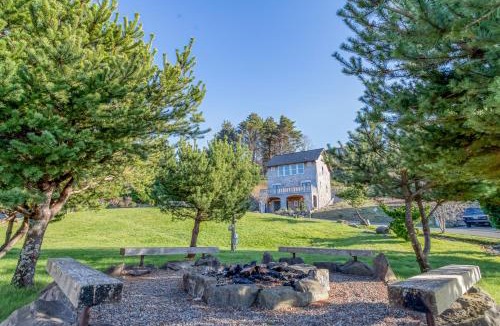 Roads End House | Cookies Beach House