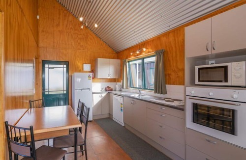 Cooks Beach Apartment | Cooks Beach Resort