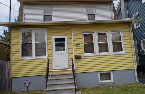 Irvington House | Cool 1 room with AC in charming Irvington