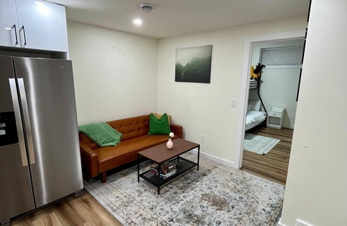 Southeast Calgary House | Cool 2-bedroom basement suite in Calgary