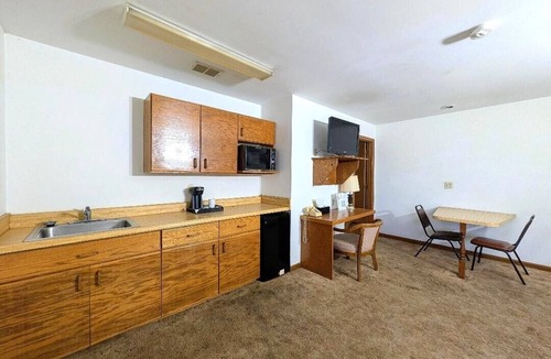 Two Rivers Hotel | Cool City Motel