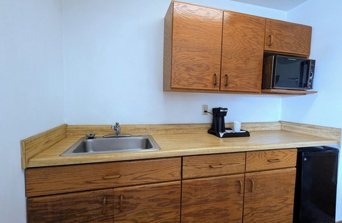 Two Rivers Hotel | Cool City Motel