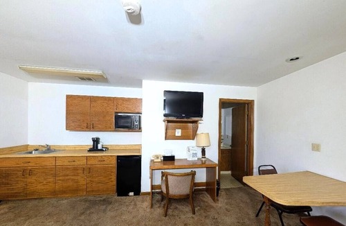Two Rivers Hotel | Cool City Motel