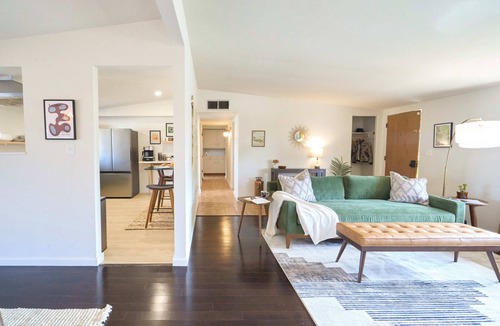 Colonia Del Valle House | Cool & Comfortable Retreat Fully Stocked Kitchen Private Yard 12 min to DT