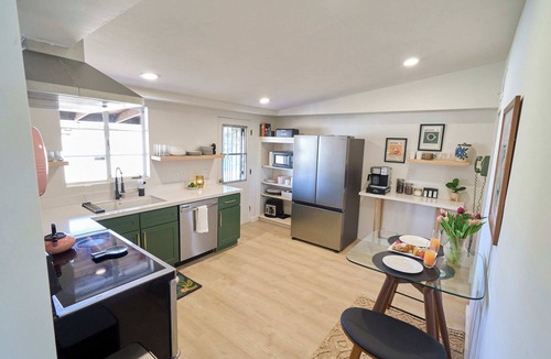 Colonia Del Valle House | Cool & Comfortable Retreat Fully Stocked Kitchen Private Yard 12 min to DT