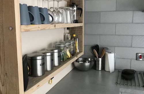 Glastonbury House | Cool, funky modern two bedroomed town house