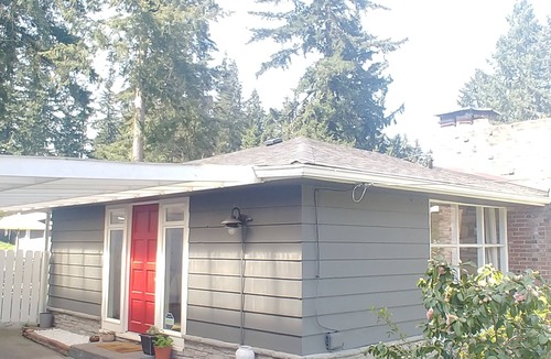 Lincoln House | Cool Mid-Century Bungalow!