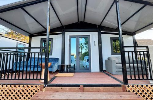 Valinda Resort | Cool Modern Container House