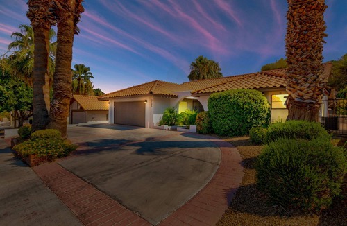 Rancho Oakey House | Cool Retreat with Pool and Hot Tub, Just 10 Minutes from the Strip!