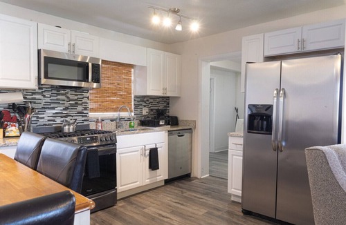 Englewood House | ~Cool Snooze 4 Crews Sleeps 12 XL Laundry~