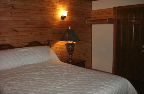 Michigan City Hotel | Cool Springs Inn