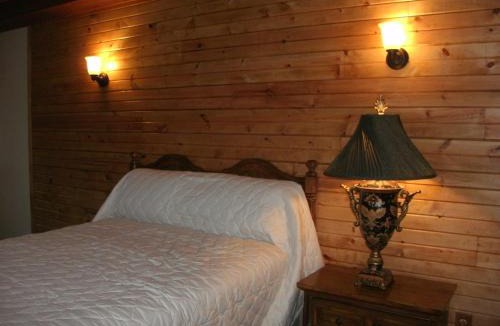 Michigan City Hotel | Cool Springs Inn