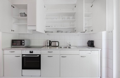District 6 Apartment | Cool Unterstrass 3BR, 15min walk to Zurich HB, by Blueground