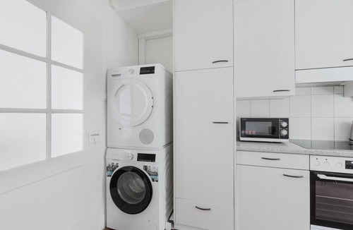 District 6 Apartment | Cool Unterstrass 3BR, 15min walk to Zurich HB, by Blueground