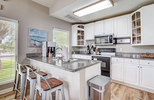 Burnet Cottage | Cool Water Cottages | Property in Burnet with waterfront access