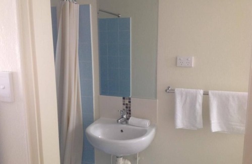 Rosslea Hotel | Coolabah Motel