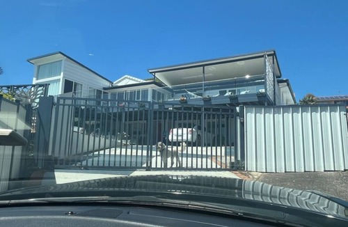 Banora Point House | "Coolangatta's Seaview Compound" on the Tweed