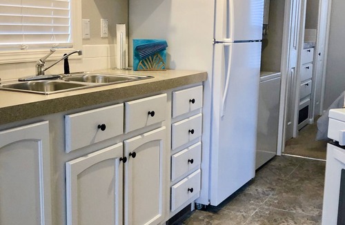 Salida House | Coolest Tiny House in Salida! Little Wren has full sized amenities, pet friendly