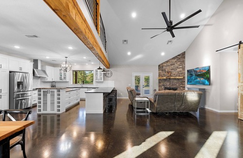 Fayetteville House | Coolhouz 6 miles form Round Top. Tx