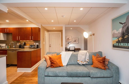 Coolidge Corner South Side Apartment | Coolidge Cor 1B Near Coolidge Corner & MBTA Acces