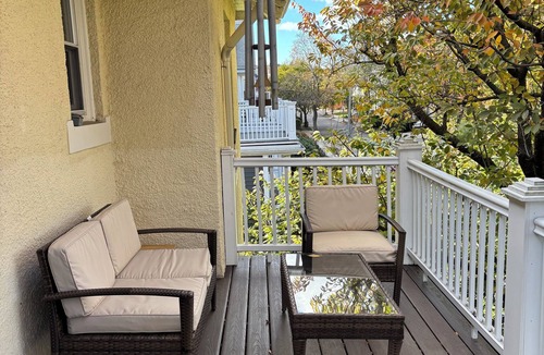 North Brookline House | Coolidge Corner, Brookline 4-bedroom, 2-bath