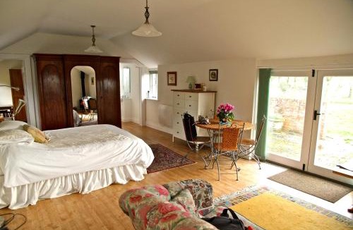 West Knoyle Bed & Breakfast | Cools Farm B&B + Cottages