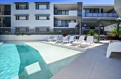 Coolum Beach Apartment | Coolum Beach - Beachside Dream - 3 B/R, 2 Bath ZF6